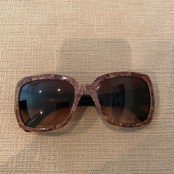 Chanel Sunglasses with CC logo brown beige style main image 7
